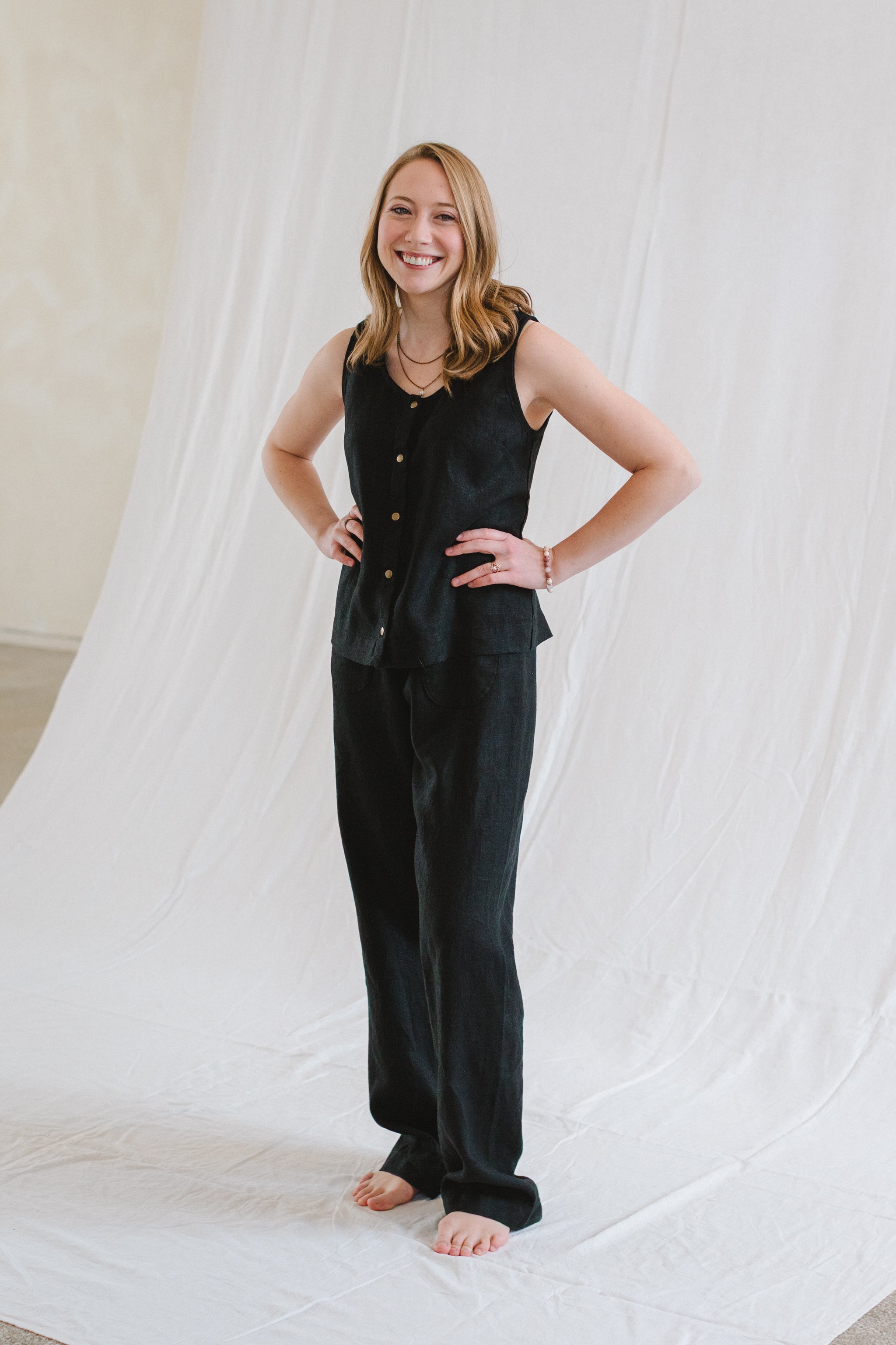 WINTER SAMPLE SALE || Sunday Tank || Customized M - cedarandvine