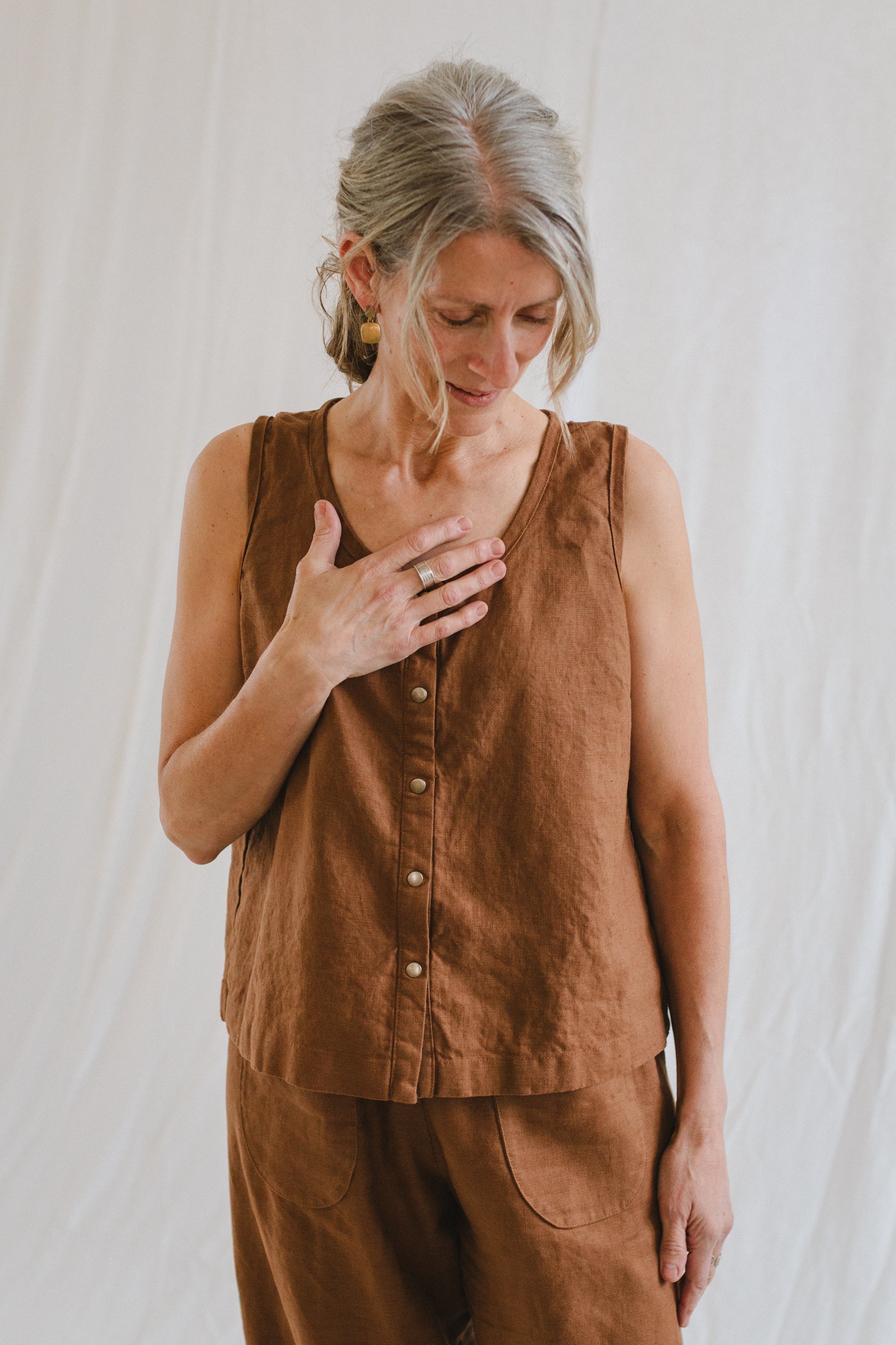 WINTER SAMPLE SALE || Sunday Tank || Customized M - cedarandvine