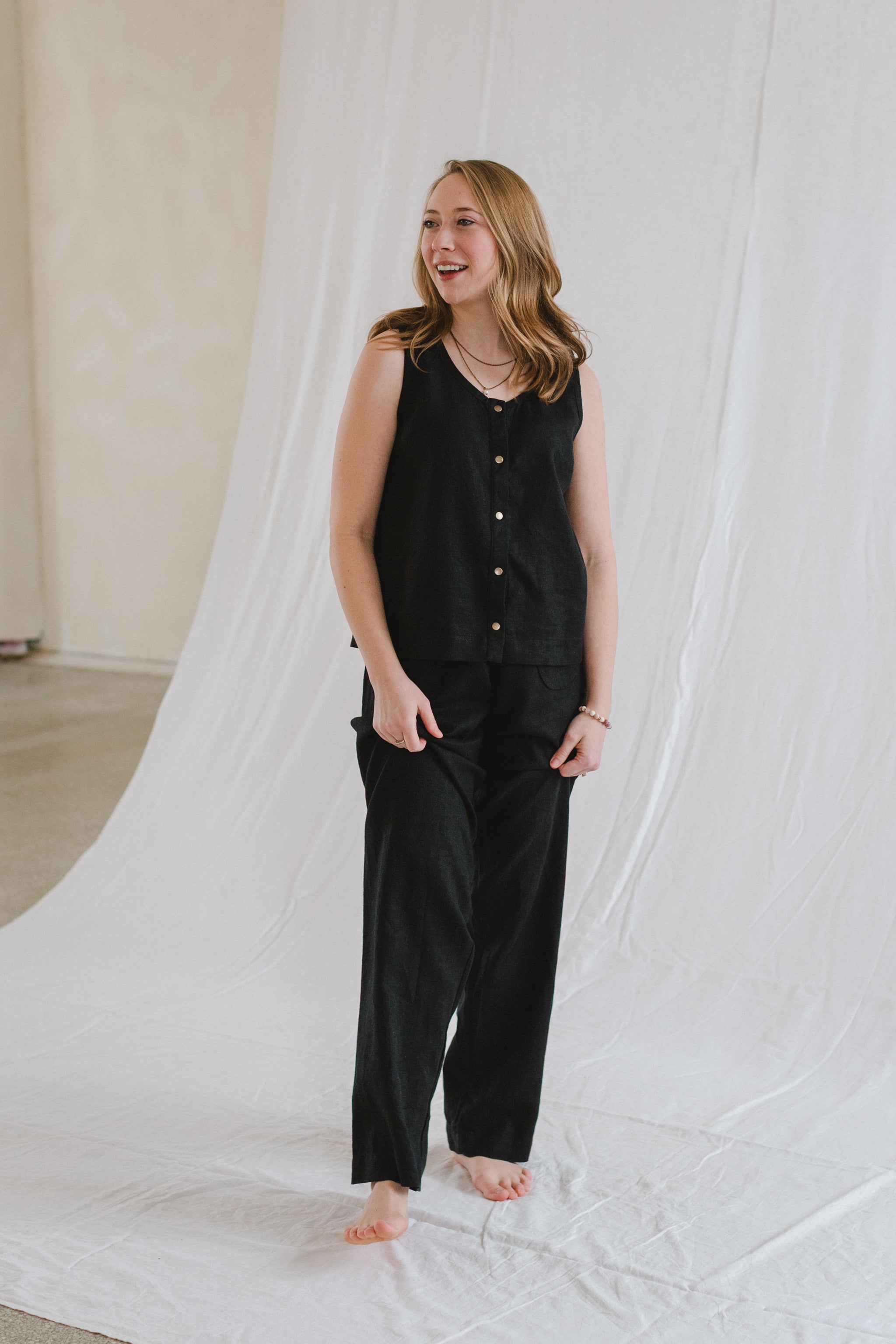 WINTER SAMPLE SALE || Sunday Tank || Customized M - cedarandvine