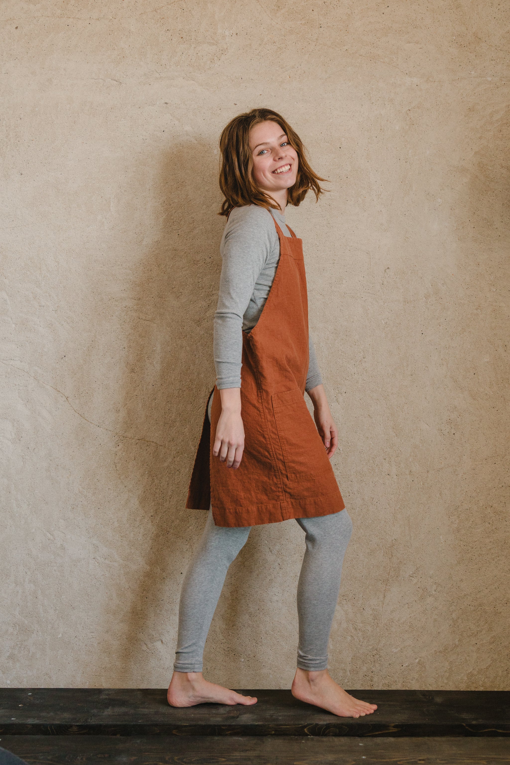 Linen Utility Apron (Ready-To-Ship) - cedarandvine