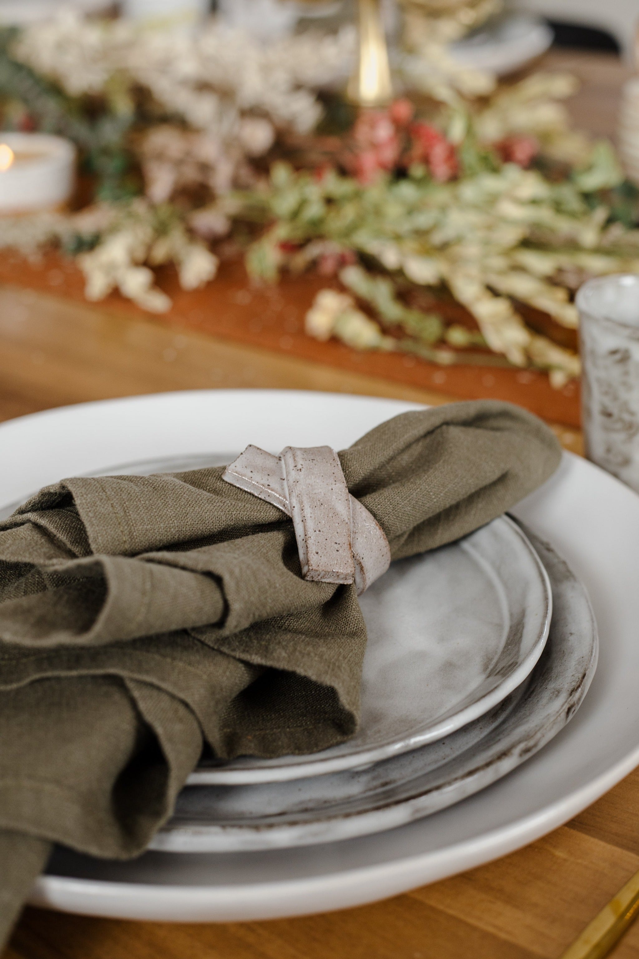 ARTIST FEATURE || Clay People Napkin Rings x Linen Napkins - cedarandvine