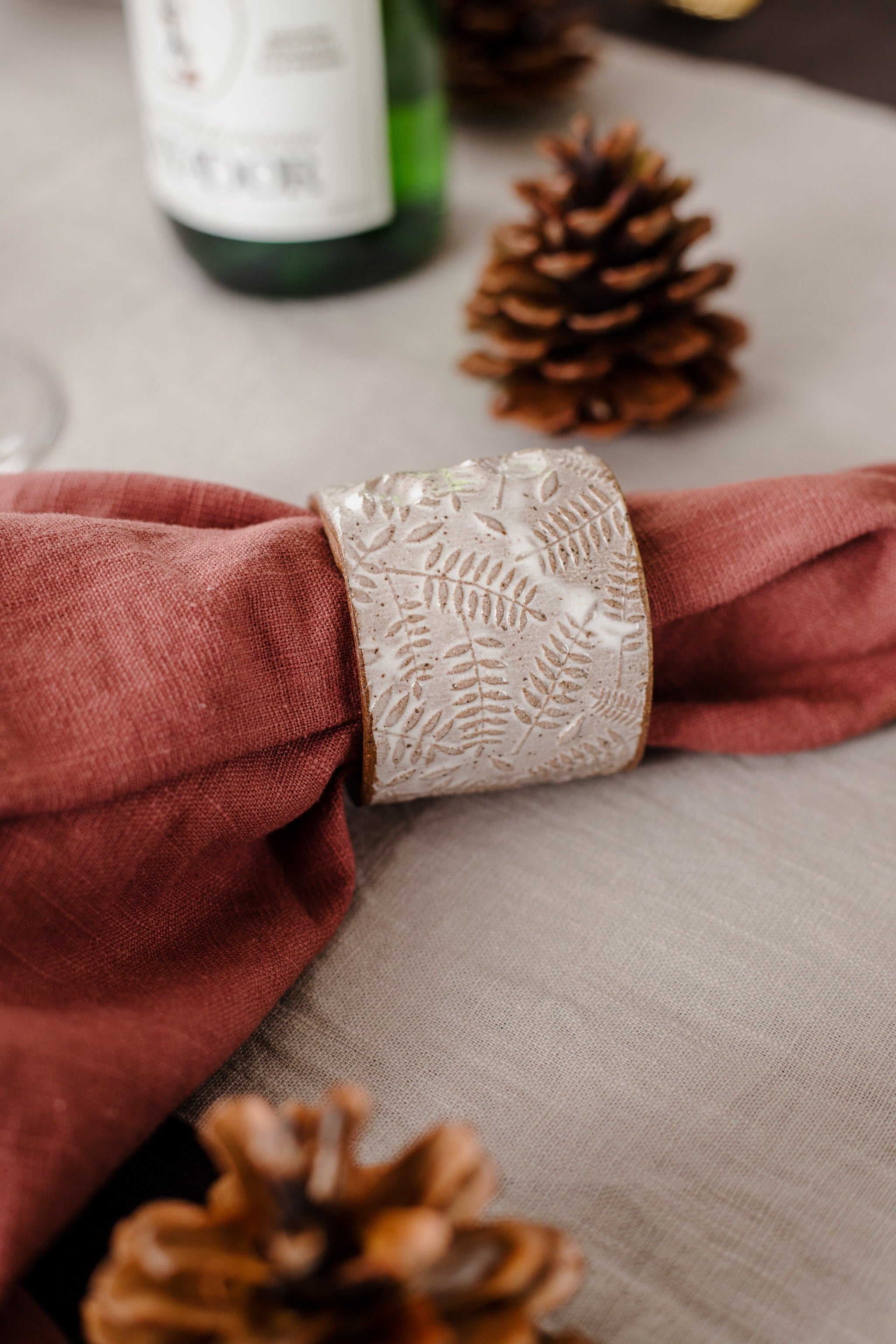 ARTIST FEATURE || Clay People Napkin Rings x Linen Napkins - cedarandvine